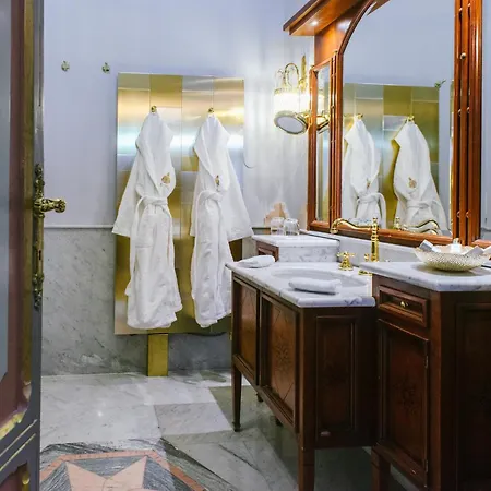 Relais & Chateaux Crespi Hotel Orta San Giulio