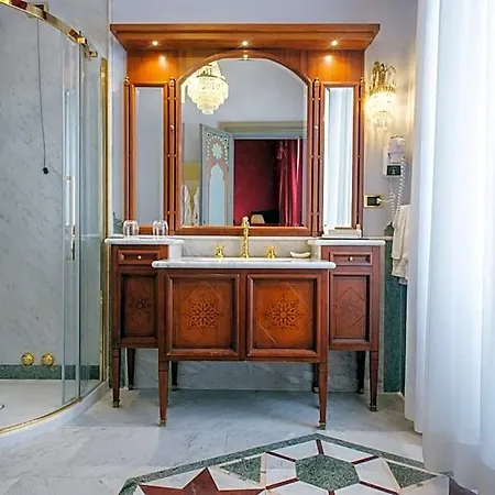 Relais & Chateaux Crespi Hotel