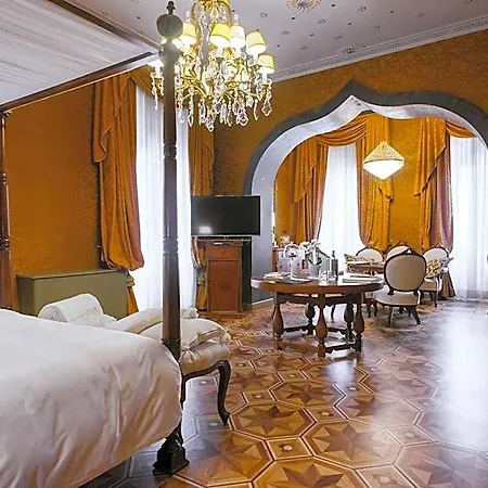 Relais & Chateaux Crespi Hotel 5*