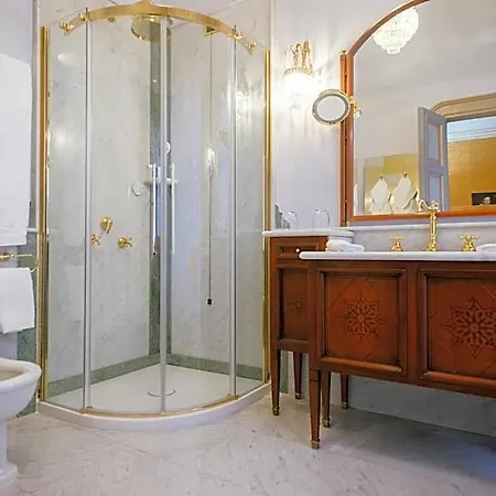 Relais & Chateaux Crespi Hotel
