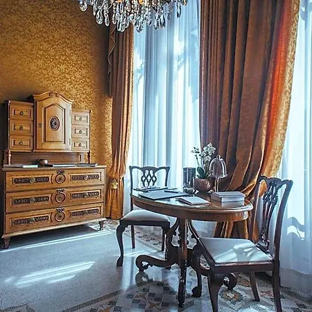 Relais & Chateaux Crespi 5*