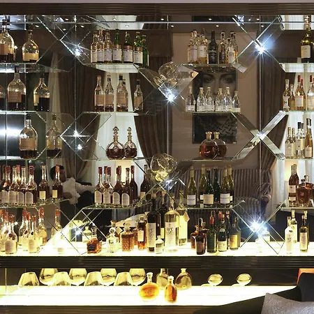 瑞莱斯克雷斯皮城堡别墅酒店 酒店