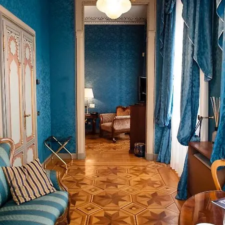 Relais & Chateaux Crespi فندق