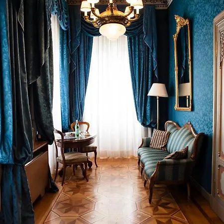 호텔 Relais & Chateaux Crespi 5*