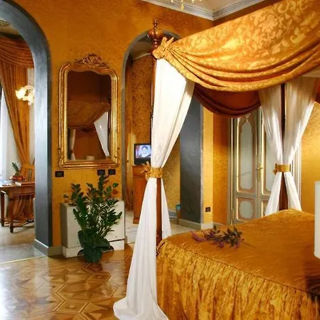 Relais & Chateaux Crespi 5* 오르타산줄리오