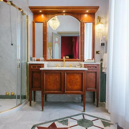 فندق Relais & Chateaux Crespi أورتا سان جوليو