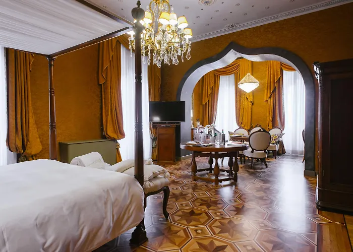 Relais & Chateaux Crespi Otel Orta San Giulio