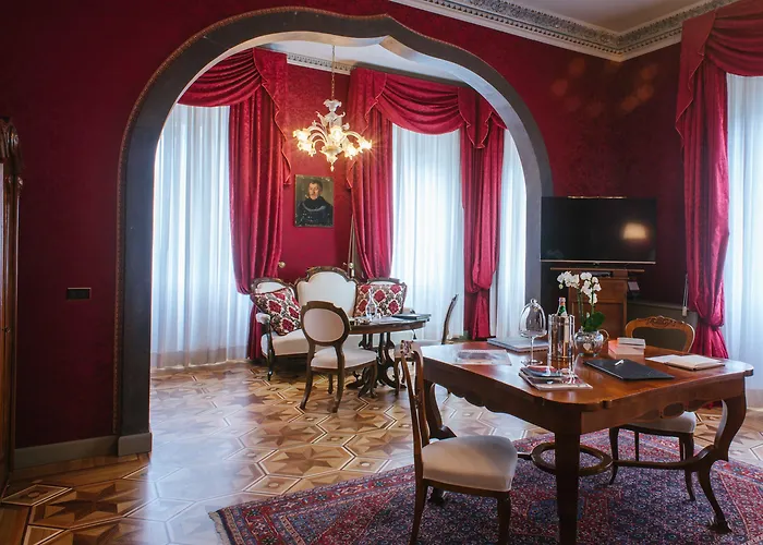 Relais & Chateaux Crespi Otel