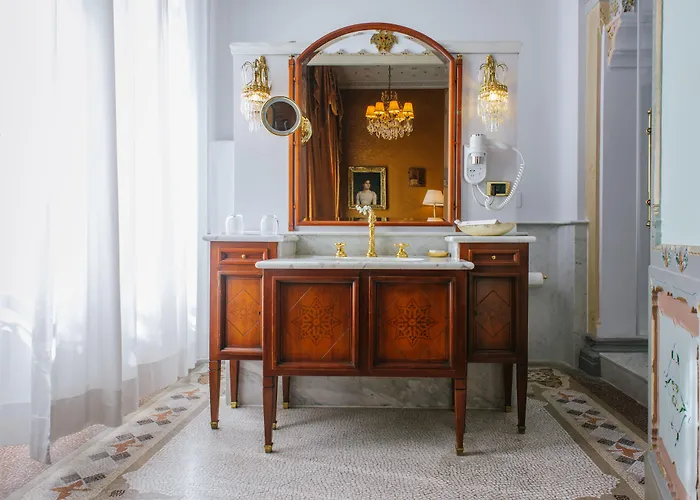 Relais & Chateaux Crespi Otel Orta San Giulio